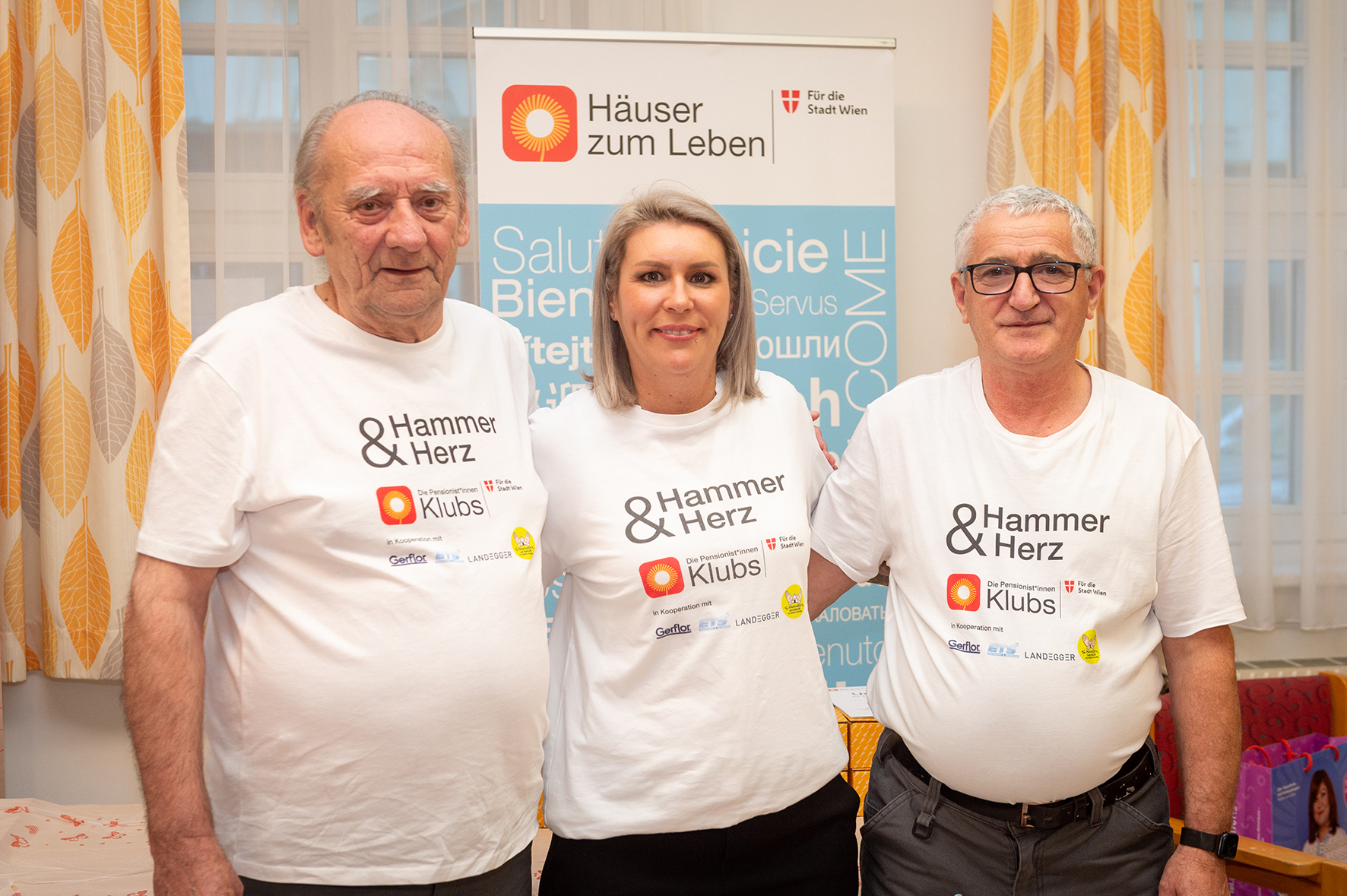 Pensionistenklub Grünentorgasse Zwei Senioren aus dem Klub Grünentorgasse und Teamleiterin Sabine Stadler