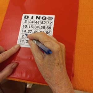 Frauenhände mit Bingolos